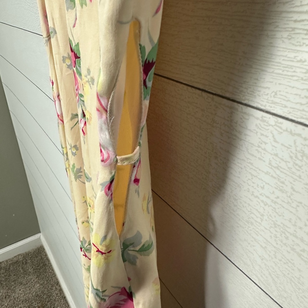 NWT Zara Cream Floral Dress Size Medium - Picture 9 of 12